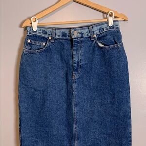 Vintage Tommy Hilfiger Y2K Denim Skirt Woman’s Size 6.
